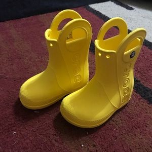 Toddler crocs yellow rain boots. Size 7